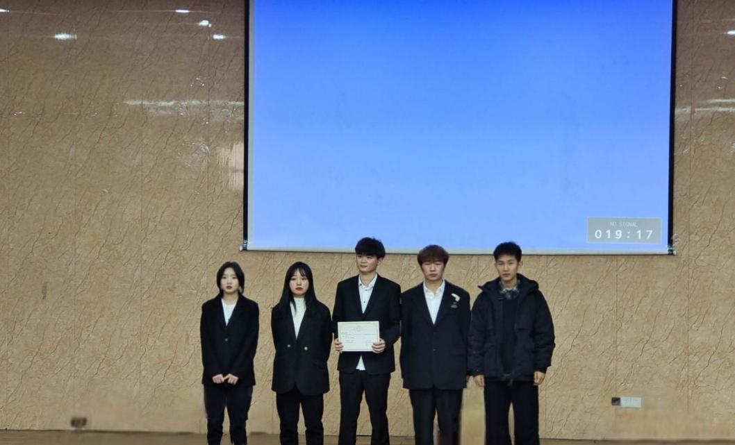 <strong>米兰土木工程学院第十二届“逐鹿杯”辩论赛圆满落幕</strong>