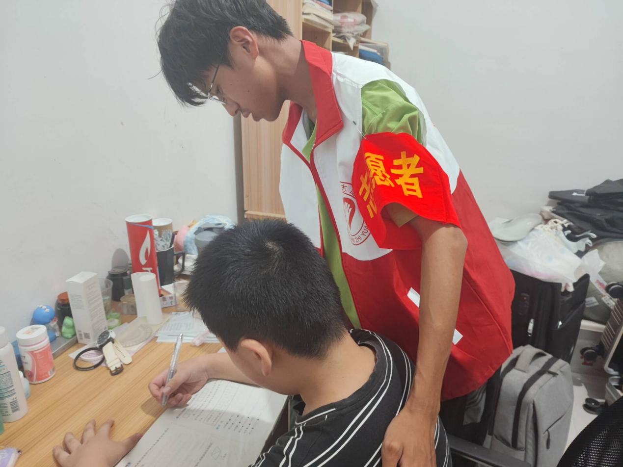 <strong>暑期“三下乡”社会实践（三十九）：与你乡遇，向阳而行</strong>