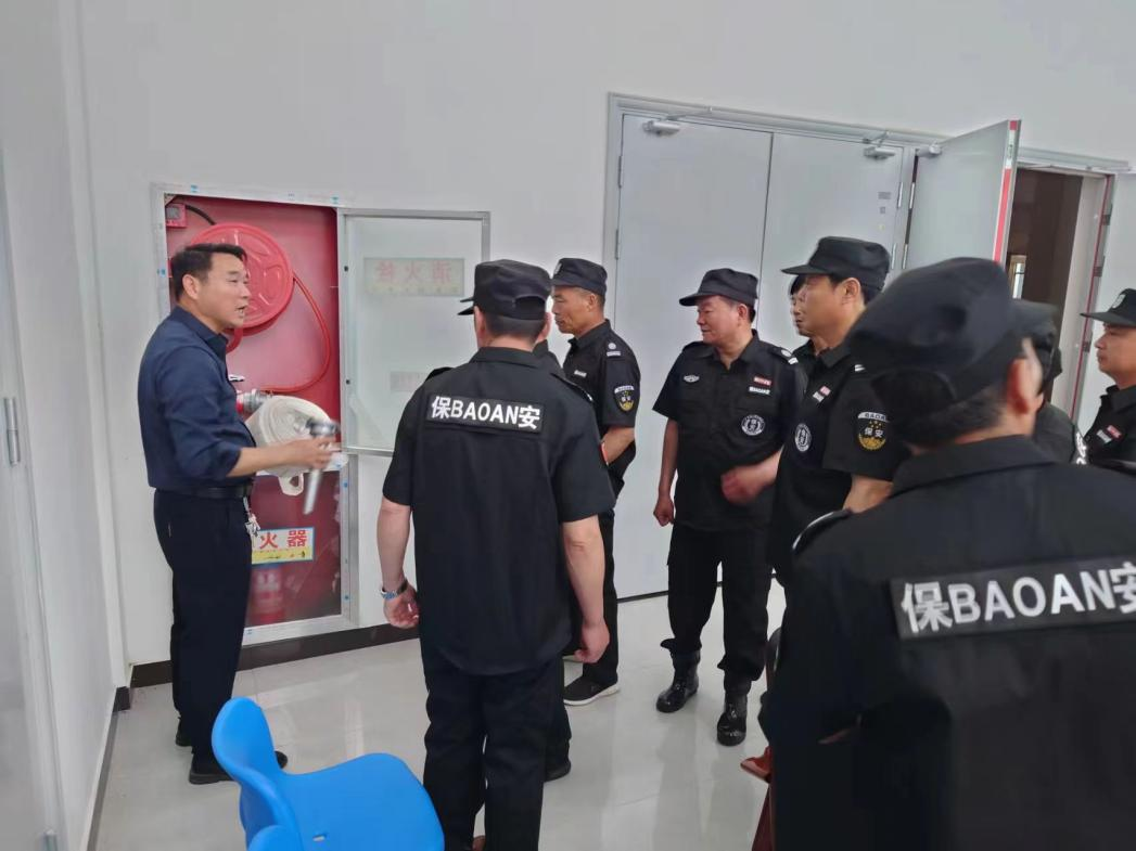 米兰开展校园反恐与消防联合培训活动